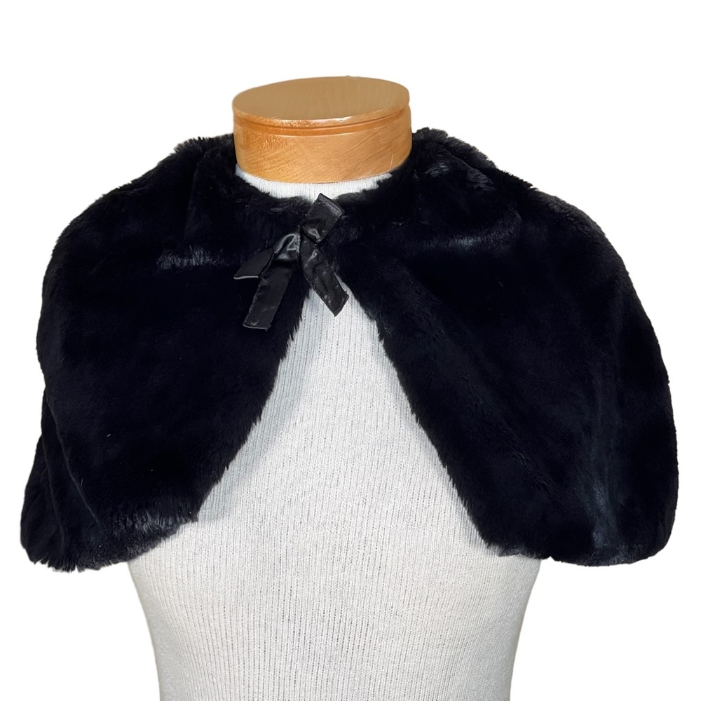 The Children’s Place Faux Fur Black Cape With Button & Loop Closure M 7/8 - Picture 10 of 11